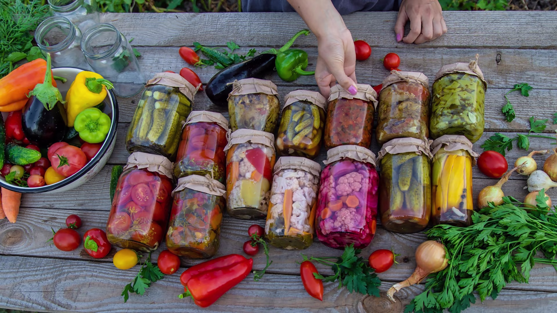 Herbst- und Wintergemüse in Gläsern fermentieren