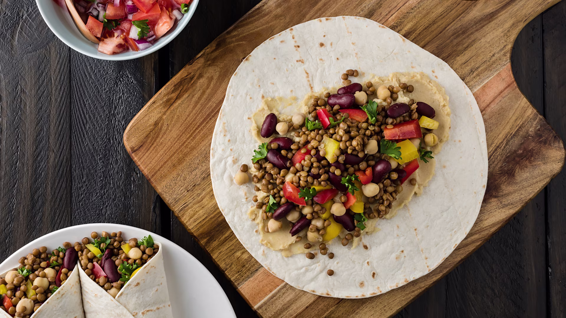 Vollkorn-Wrap mit Bohnen und Gemüse gefüllt – ballaststoffreiches Fibermaxxing-Rezept