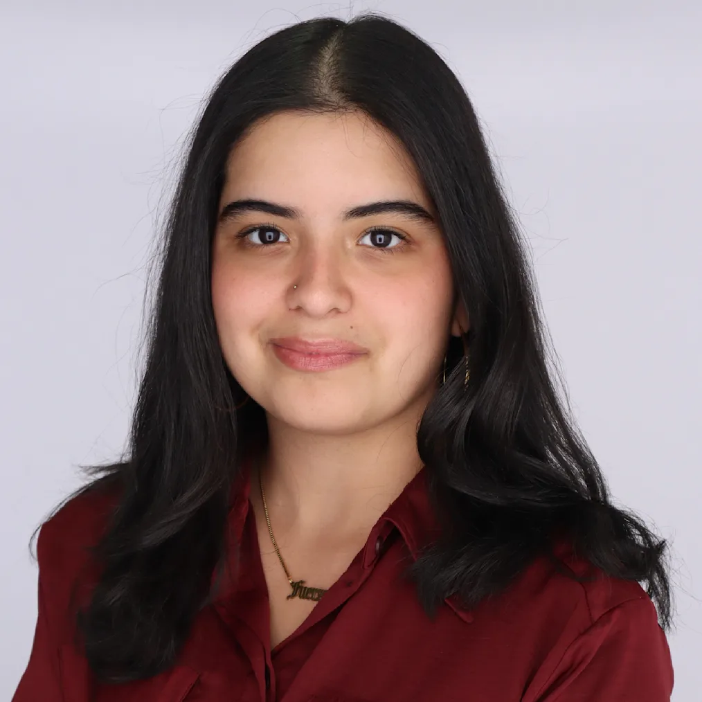 Headshot of Amanda Valenzuela, 2025-2027 Voyager Scholarship Recipient
