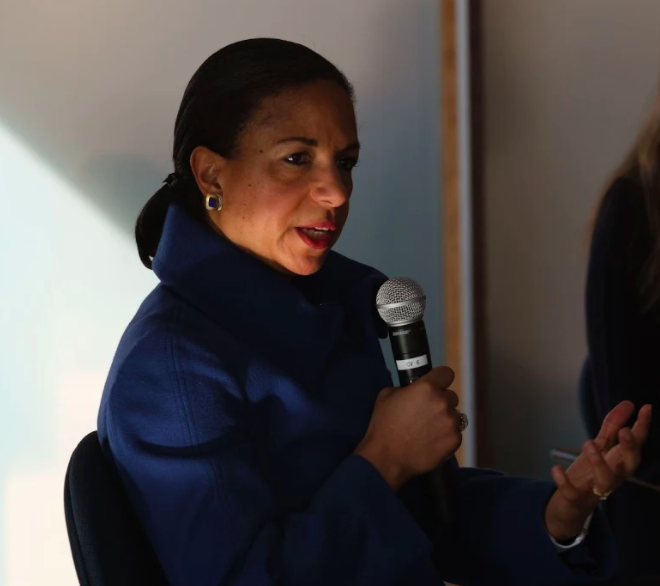 Susan Rice is talking into a microphone 
