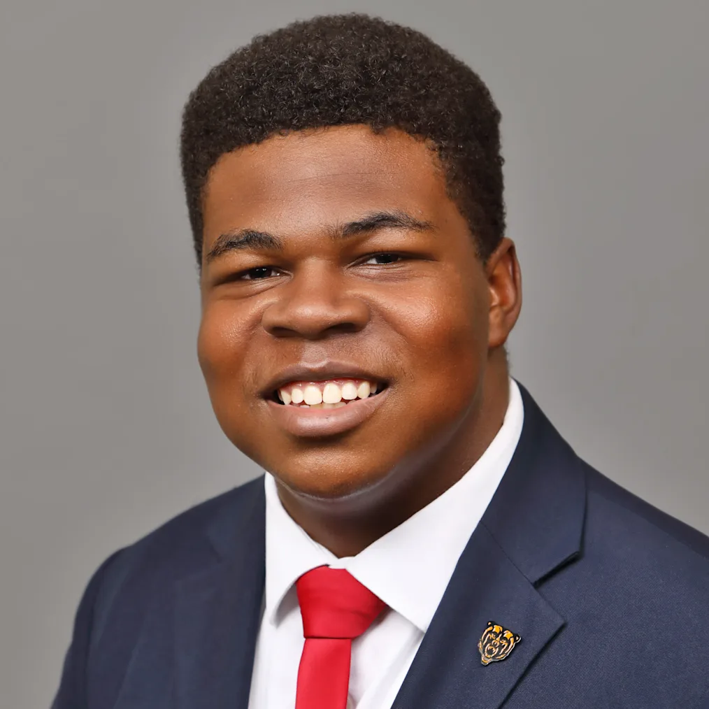 Headshot of Alexander Marshall, 2025-2027 Voyager Scholarship Recipient