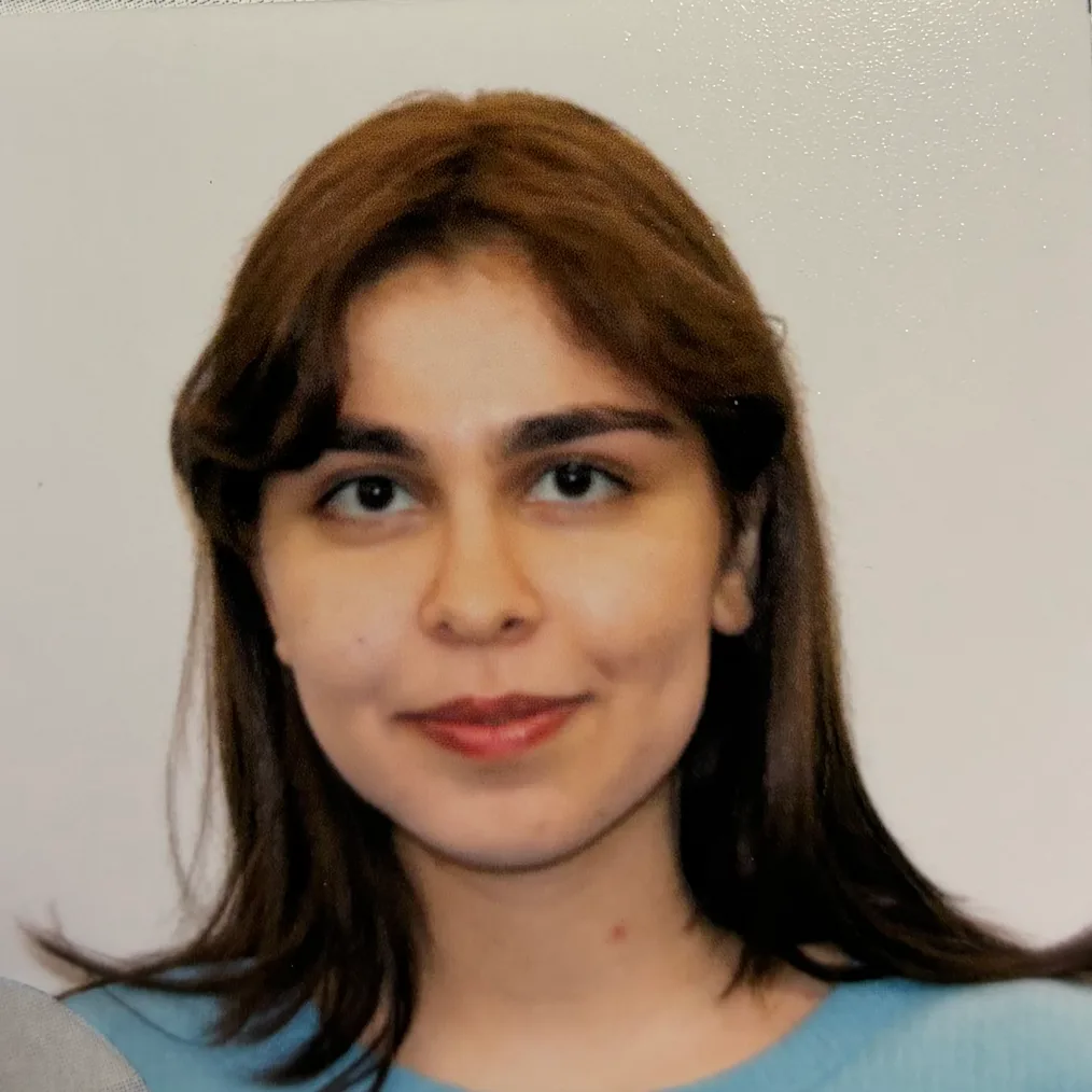 Headshot of Faria Tavacoli, 2025-2027 Voyager Scholarship Recipient
