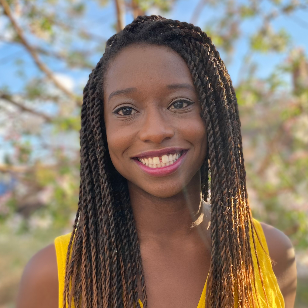 Headshot of Shoshana Holt-Auslander, 2024-2025 University of Chicago Scholar