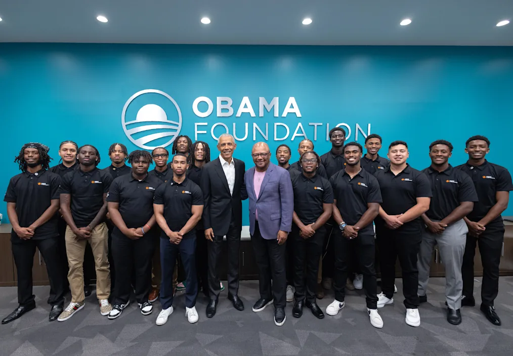 a group photo of the Ambassadors with President Obama