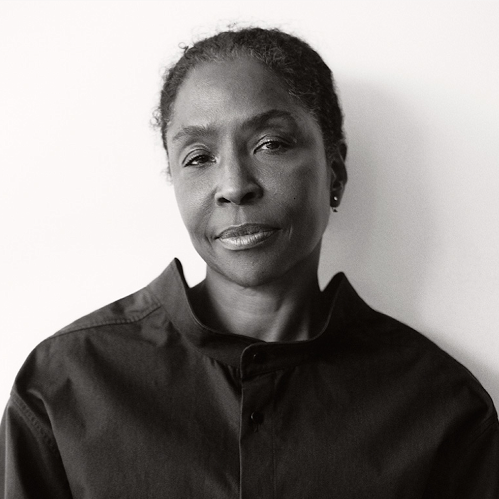 Headshot of Lorna Simpson