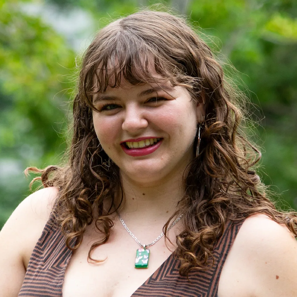 Headshot of Neva Zamil, 2025-2027 Voyager Scholarship Recipient