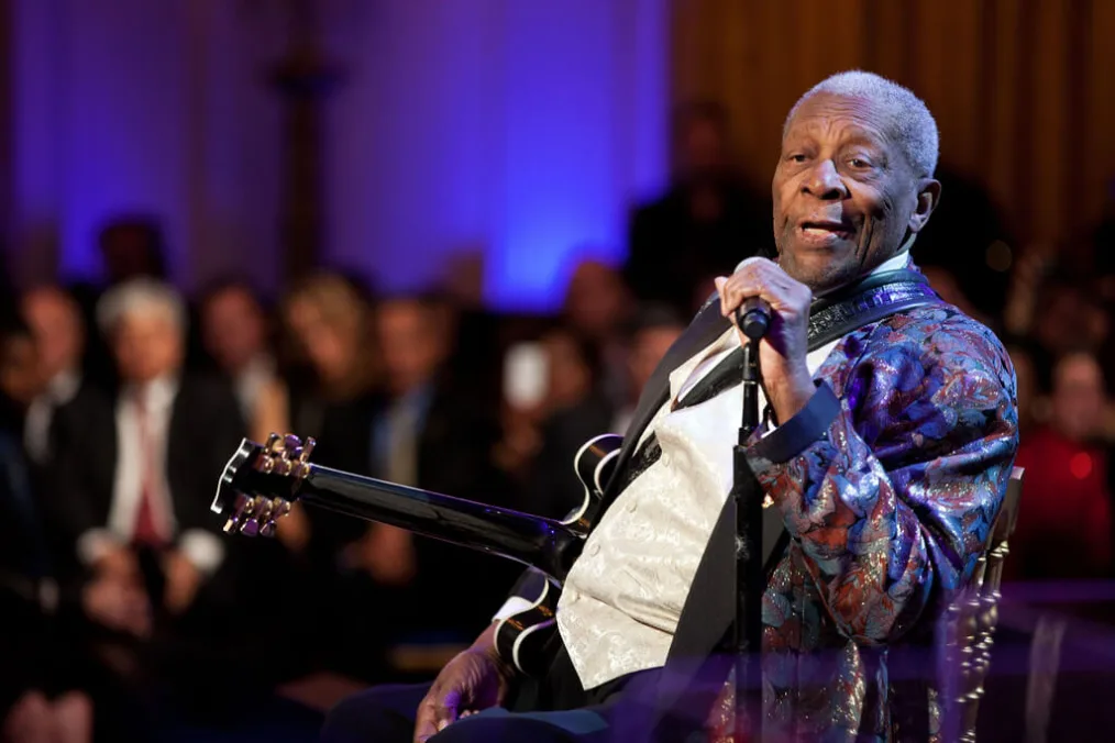 B.B. King performs as President Barack Obama and First Lady Michelle Obama host
