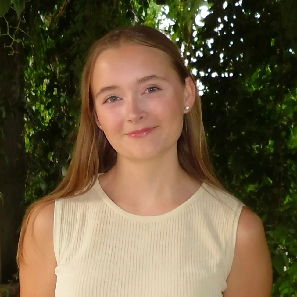 Headshot of Lillian Hertel, 2025-2027 Voyager Scholarship Recipient