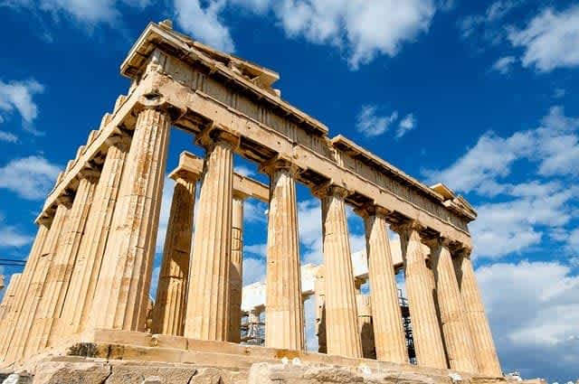 Send parcels to Greece with Packlink.