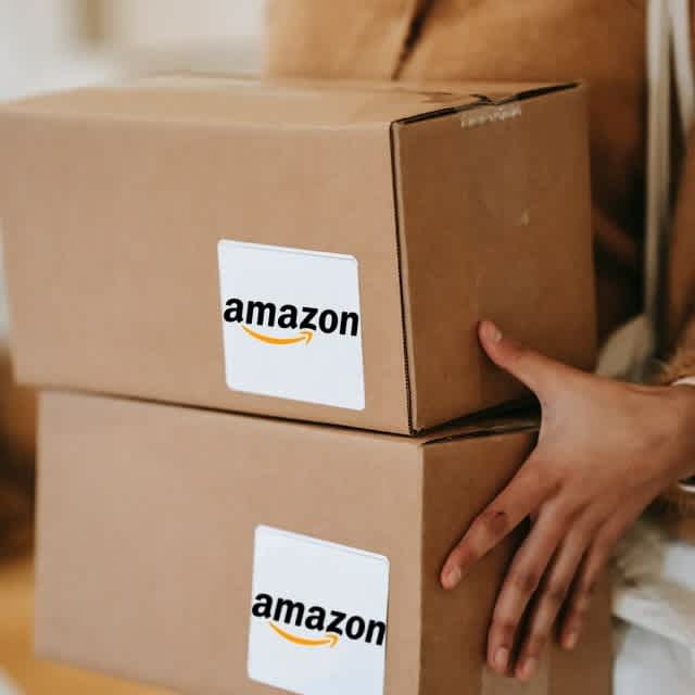Comment faire un retour sur Amazon ? Quels sont les délais à respecter ? Y a-t-il des frais ? Toutes les réponses aux questions les plus fréquemment posées.
