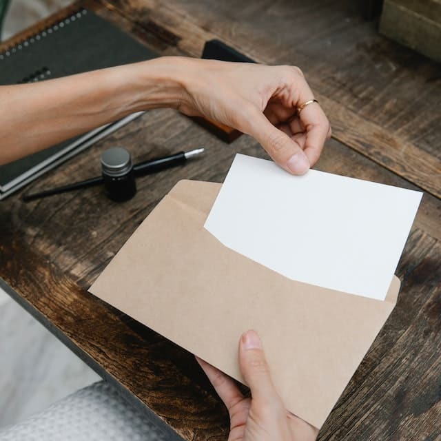 How to send letters and envelopes in UK and abroad at the best price.