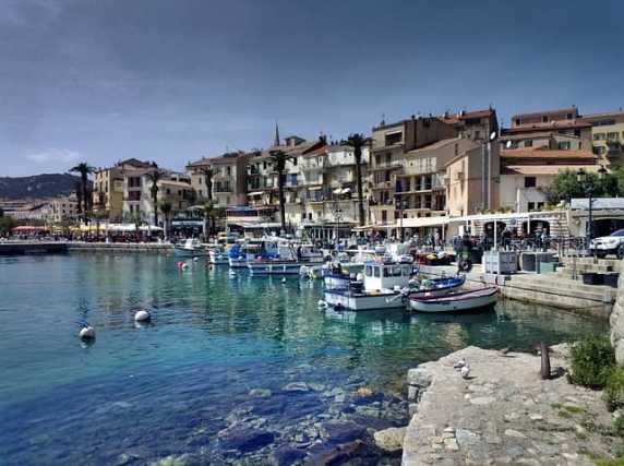 Was kostet ein paket nach Korsika?