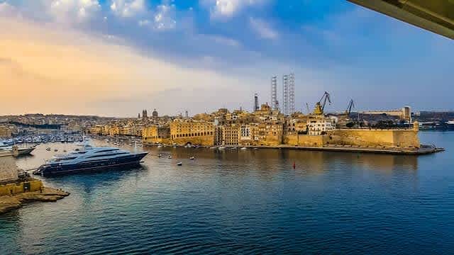 Was kostet ein paket nach Malta?