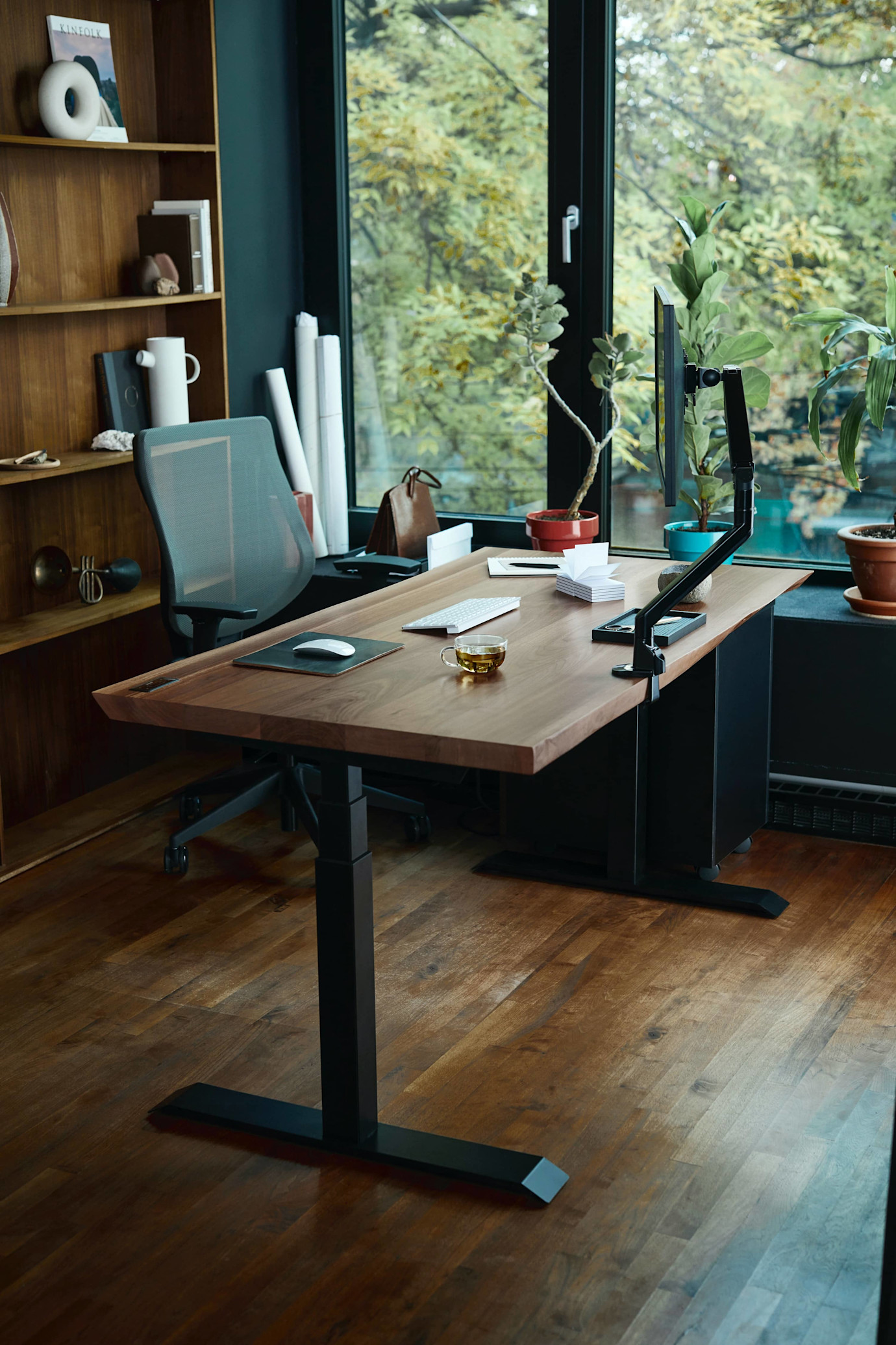 Home office for serious remote creative freelancers