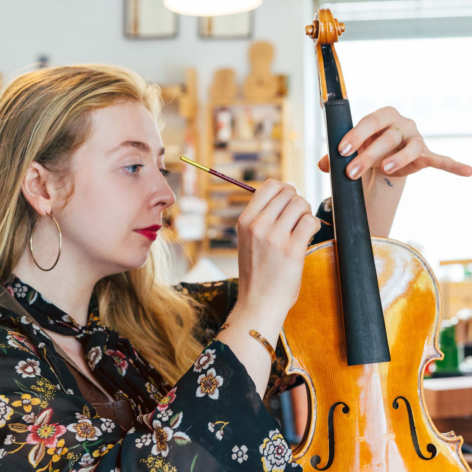 Snapshot: crafting string instruments in Florence