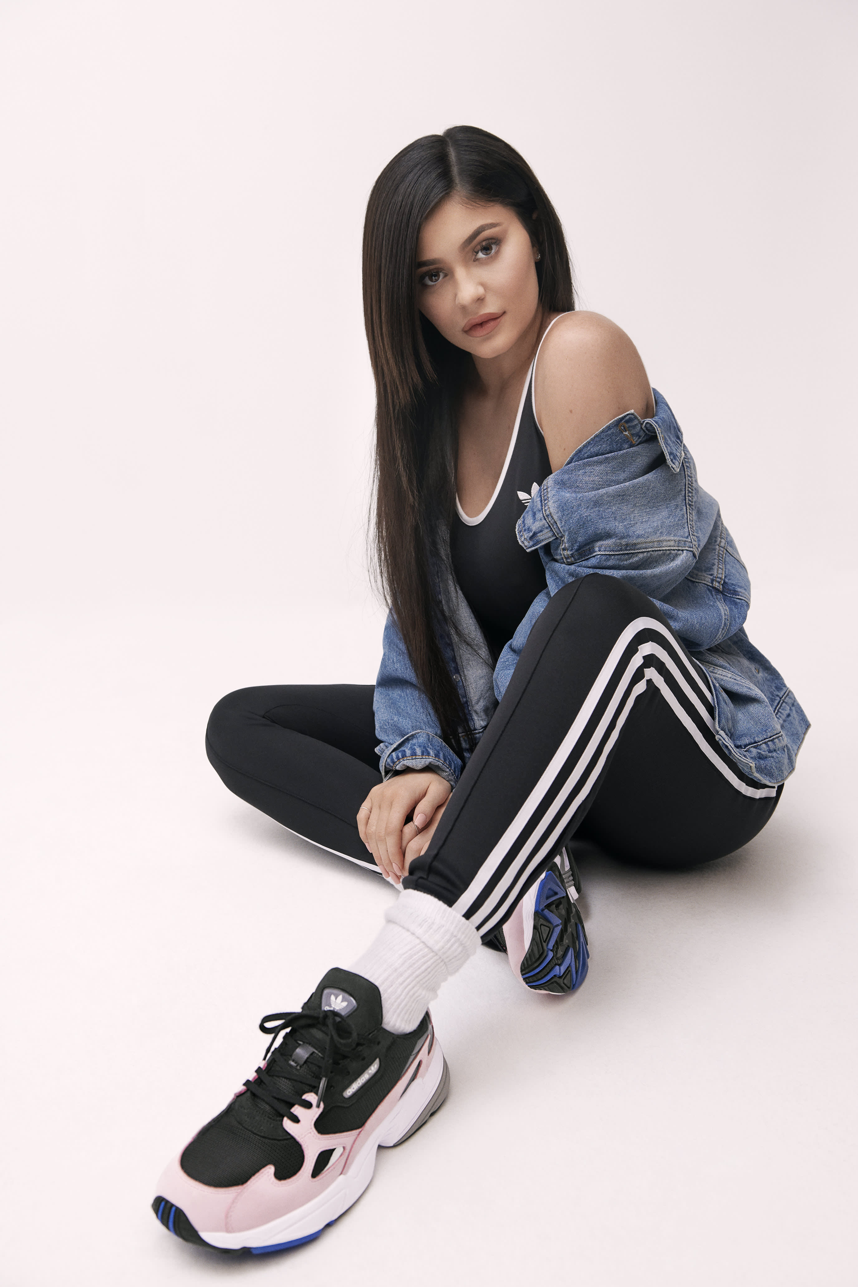 Sloppy Onset Executable adidas Falcon with Kylie Jenner