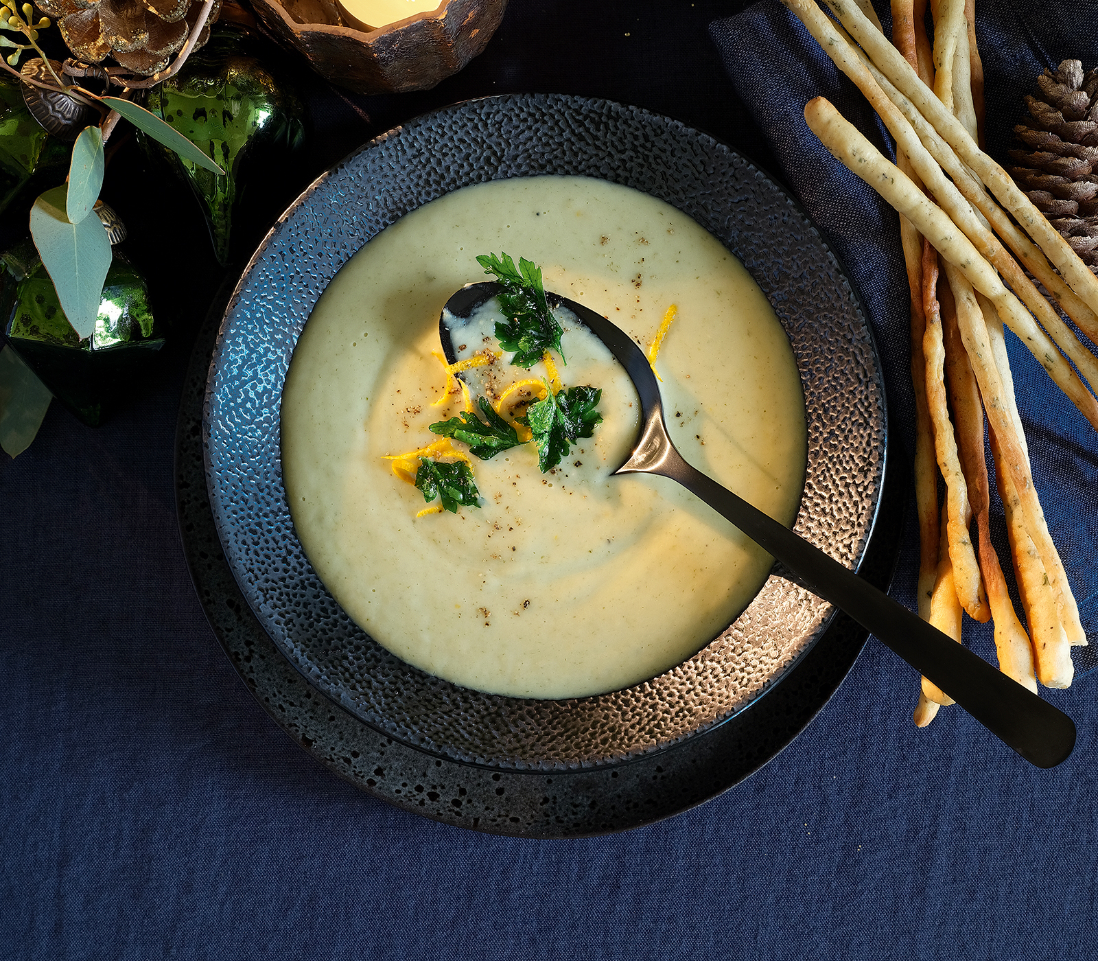 Petersiliencremesuppe mit Kräuter-Grissini - Annemarie Wildeisens KOCHEN