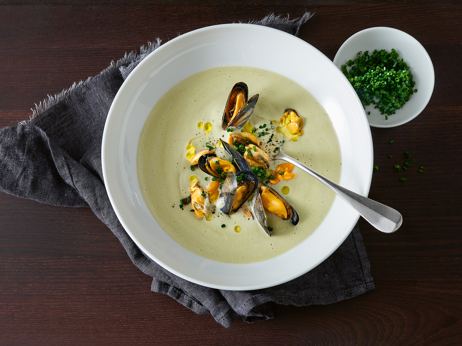 Knoblauch-Mandelsuppe mit Miesmuscheln - Annemarie Wildeisens KOCHEN