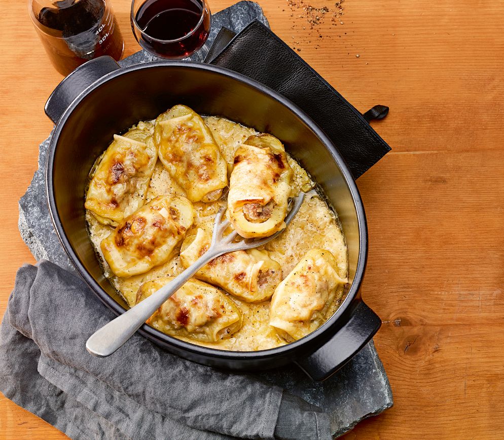 <a href="https://www.wildeisen.ch/rezepte/ofenkartoffeln-mit-bratwurst-apfel-belag" target="_blank">Ofenkartoffeln mit Bratwurst-Apfel-Belag</a>