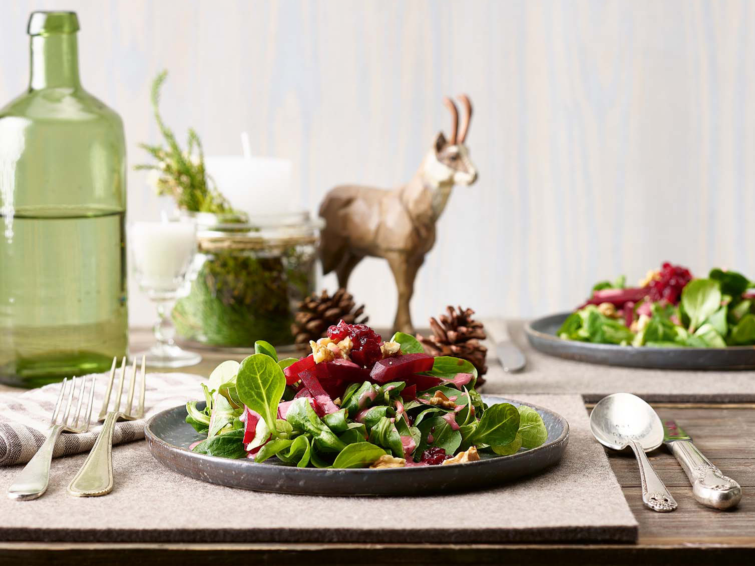 Nüsslisalat mit Randen und Preiselbeerdressing - Annemarie Wildeisens ...