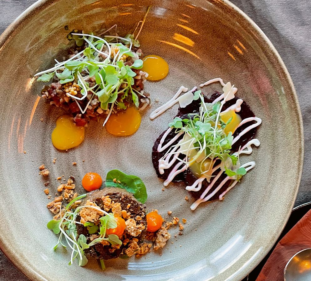 Rindertatar, Randencarpaccio und Rentier-Rilette im Restaurant «Aitta».