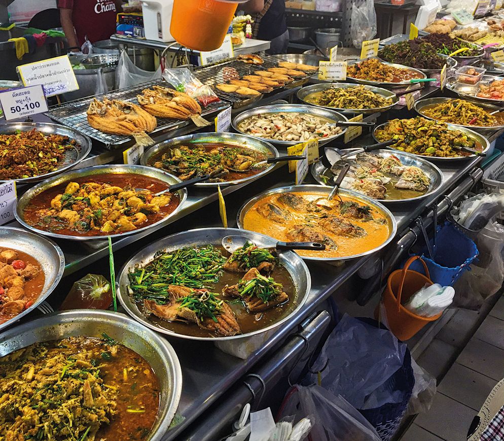 Streetfood in allen Variationen ist nicht nur auf den zahlreichen Märkten ständig verfügbar.