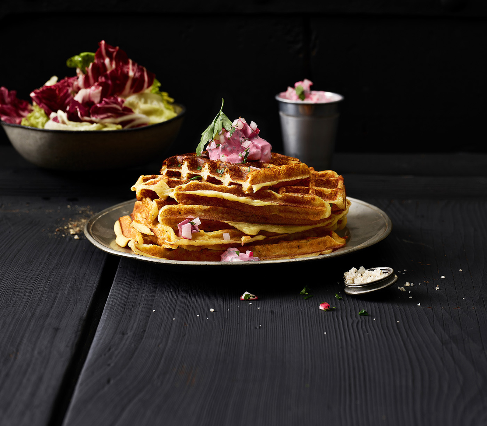 Kartoffelwaffeln mit Radieschen-Randen-Quark