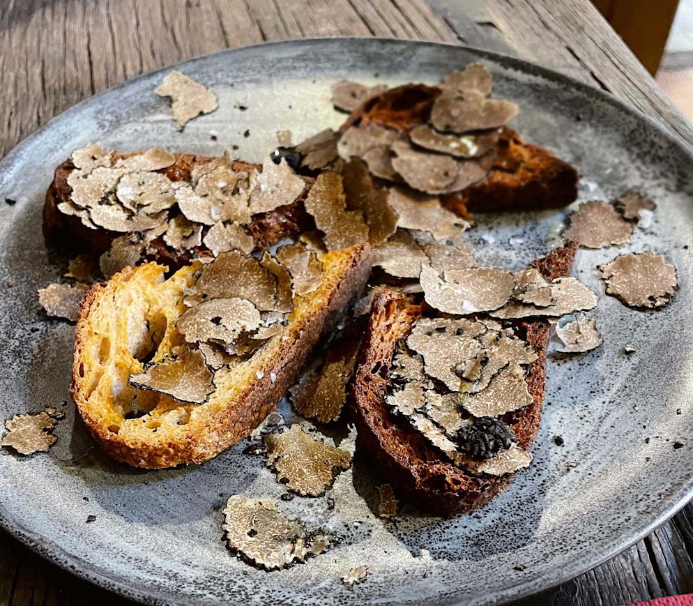Röstbrot mit Burgundertrüffeln im «La Table du Square» in Beaune.