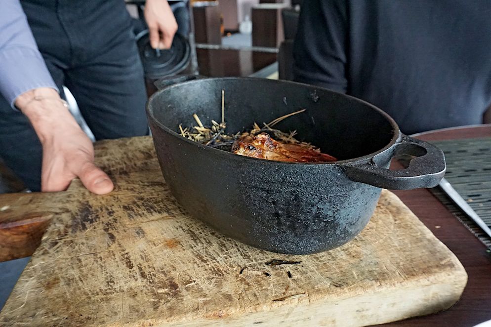 Das herrlich gereifte Côte veau auf Heu