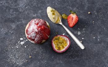 Erdbeertörtchen mit Joghurt-Passionsfrucht-Creme
