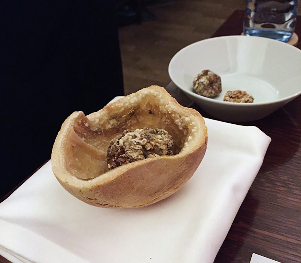 Ein Jahr im Salzteig gereifter Sellerie im Horváth.