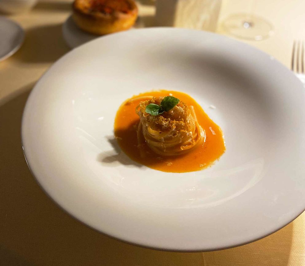 Domenico Rubertos Vorzeigegericht: Linguine in Tomatenessenz und geräuchertem Ricotta.