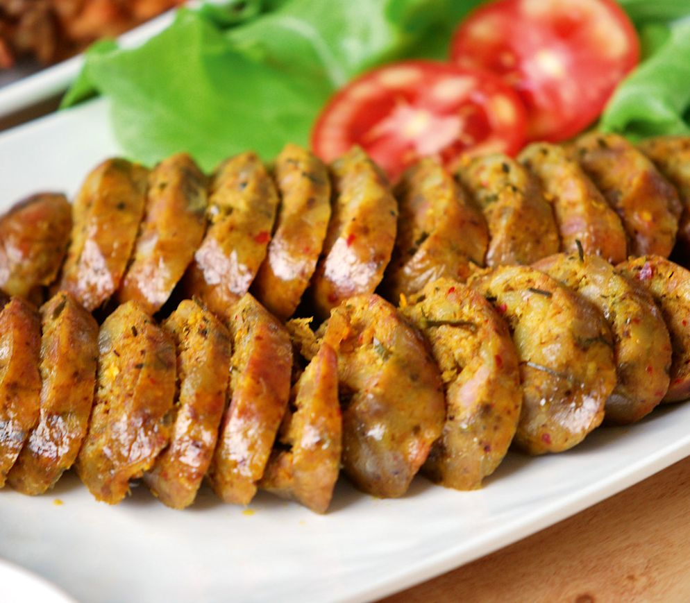 Die scharfe Bratwurst «Sai Ua» ist eine Spezialität des Restaurants «Phu Lae».