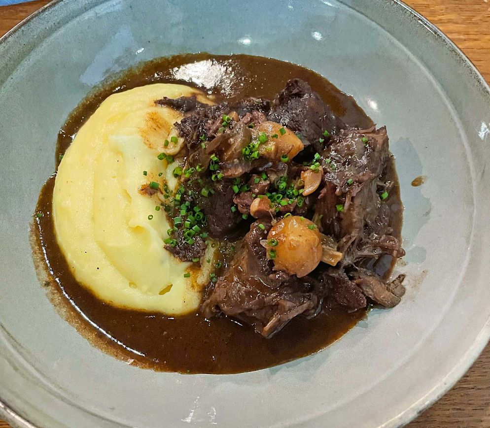Kein Gericht steht so sehr für das Burgund: Boeuf bourguignon im «La Cabotte» in Nuits-Saint-Georges.