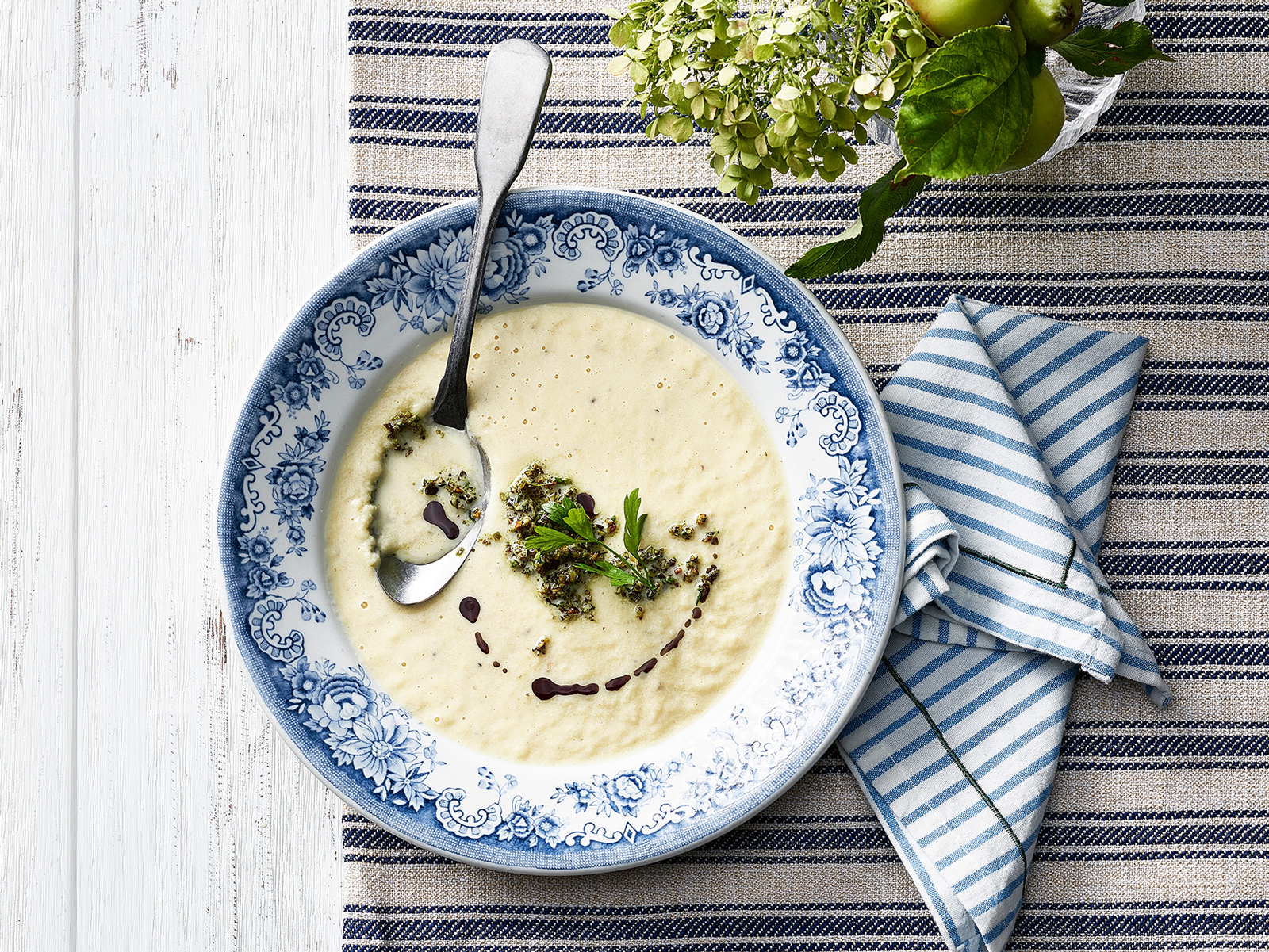 Selleriecremesuppe mit Meerrettich-Gremolata - Annemarie Wildeisens KOCHEN