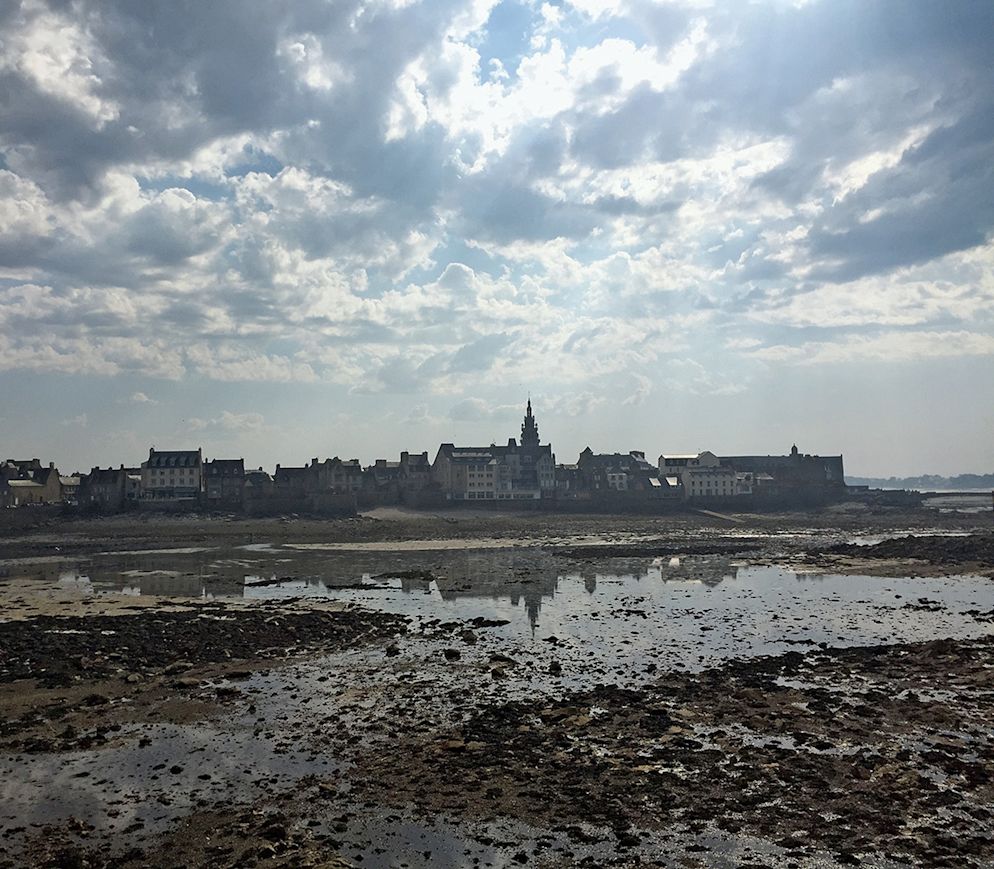 Dramatische Stimmung in Roscoff. Wie jeder bretonische Küstenort ist das Städtchen den Gezeiten ausgesetzt.