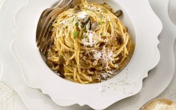 Spaghetti mit Kürbiskernpesto