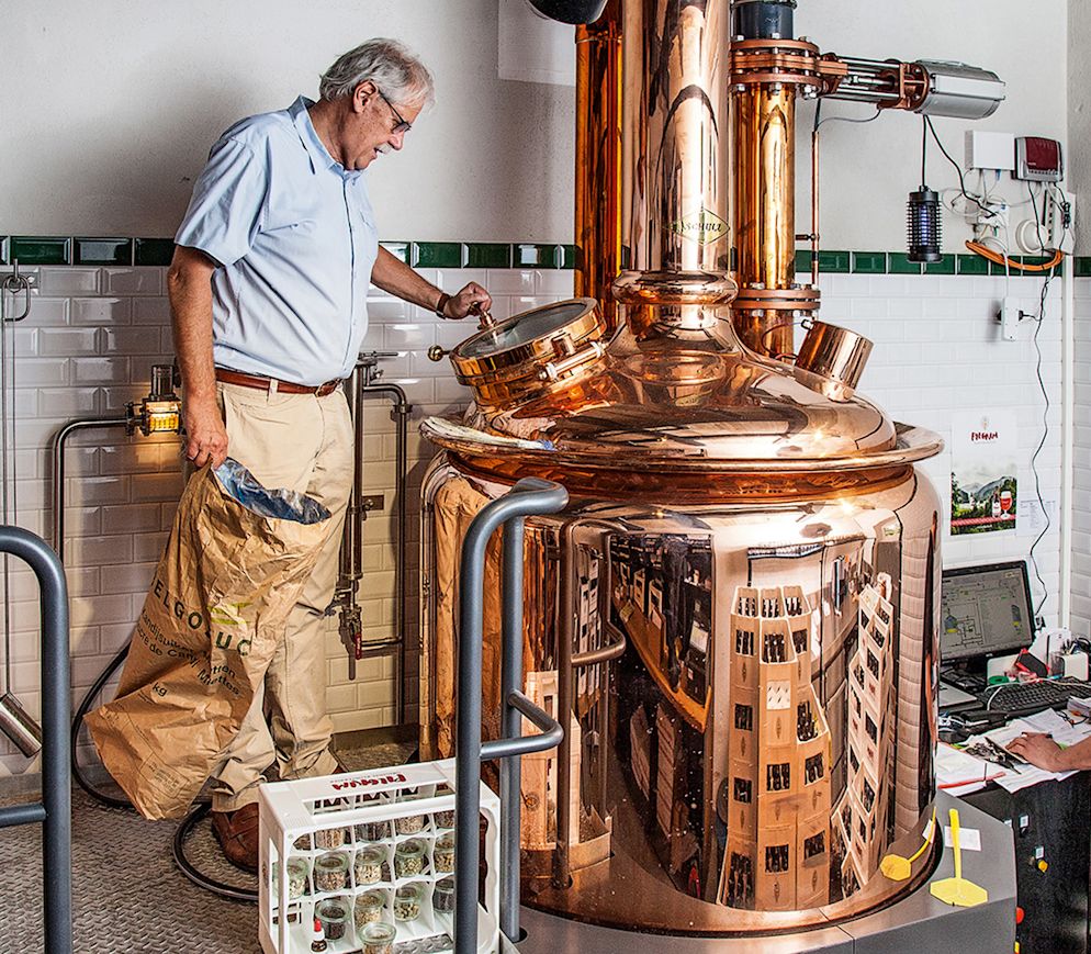 Der Meister am Sudkessel: Martin Wartmann, eine der treibenden Kräfte hinter den Pilgrim-Bieren.