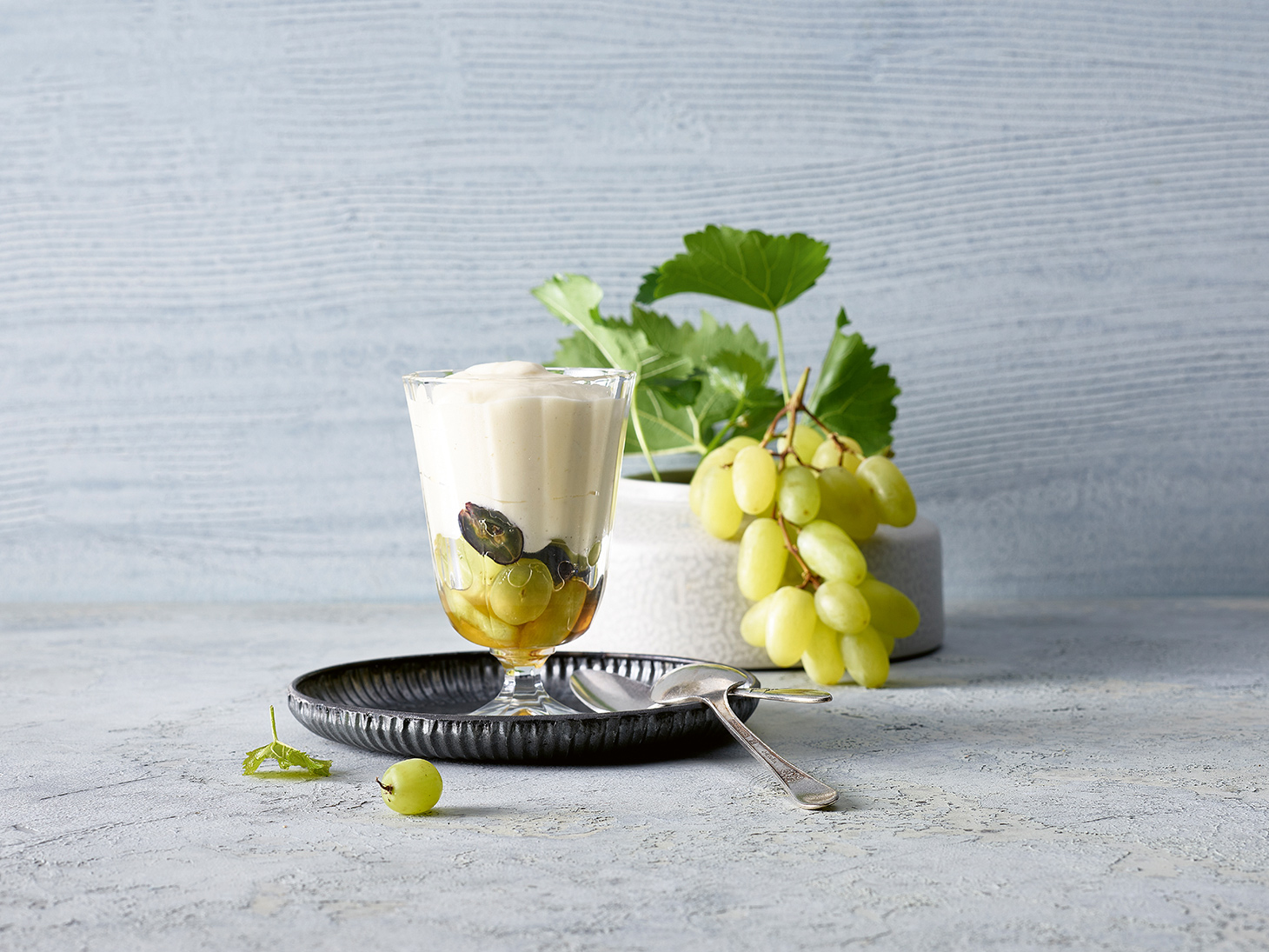 Weissweincreme mit Traubensalat - Annemarie Wildeisens KOCHEN