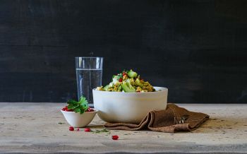 Bulgur-Gemüse-Salat mit Feta und Granatapfel