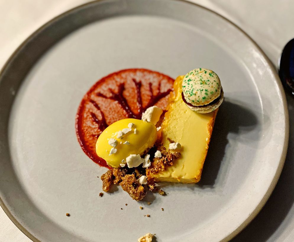 Dessert im Castello Sasso Corbaro