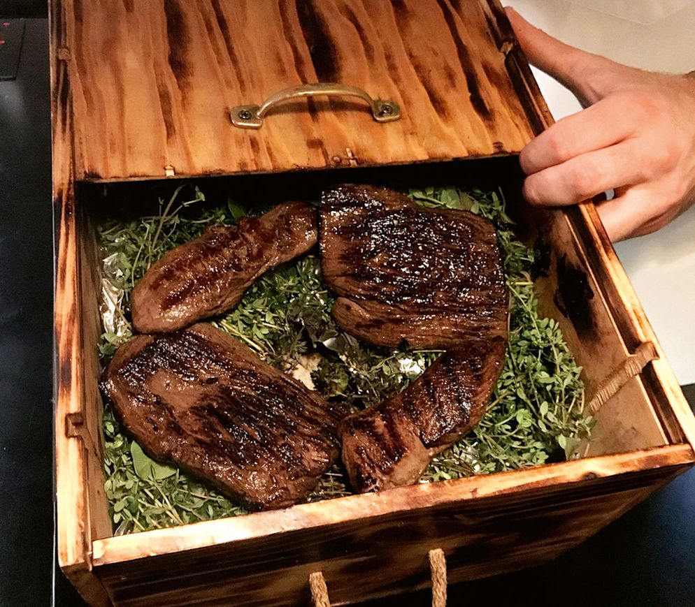 Nur einer der vielen Höhepunkte im «ÓX»: Gegrilltes und geräuchertes Rentier