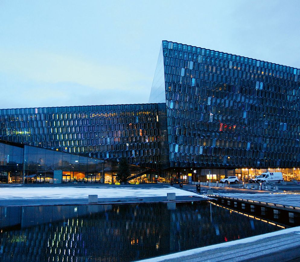 Die postmoderne Konzerthalle Harpa ist ein architektonisches Highlight der Hauptstadt.
