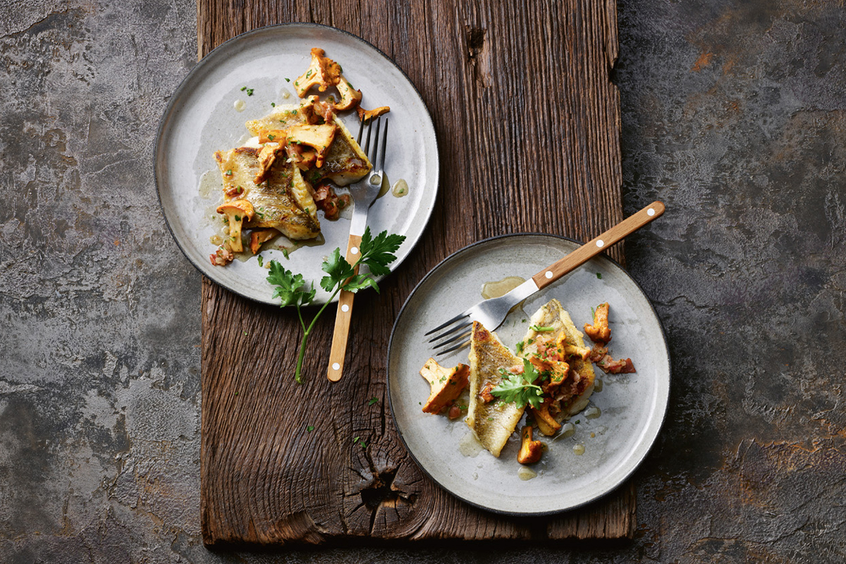 Zanderfilets mit Speck-Eierschwämmchen - Annemarie Wildeisens KOCHEN