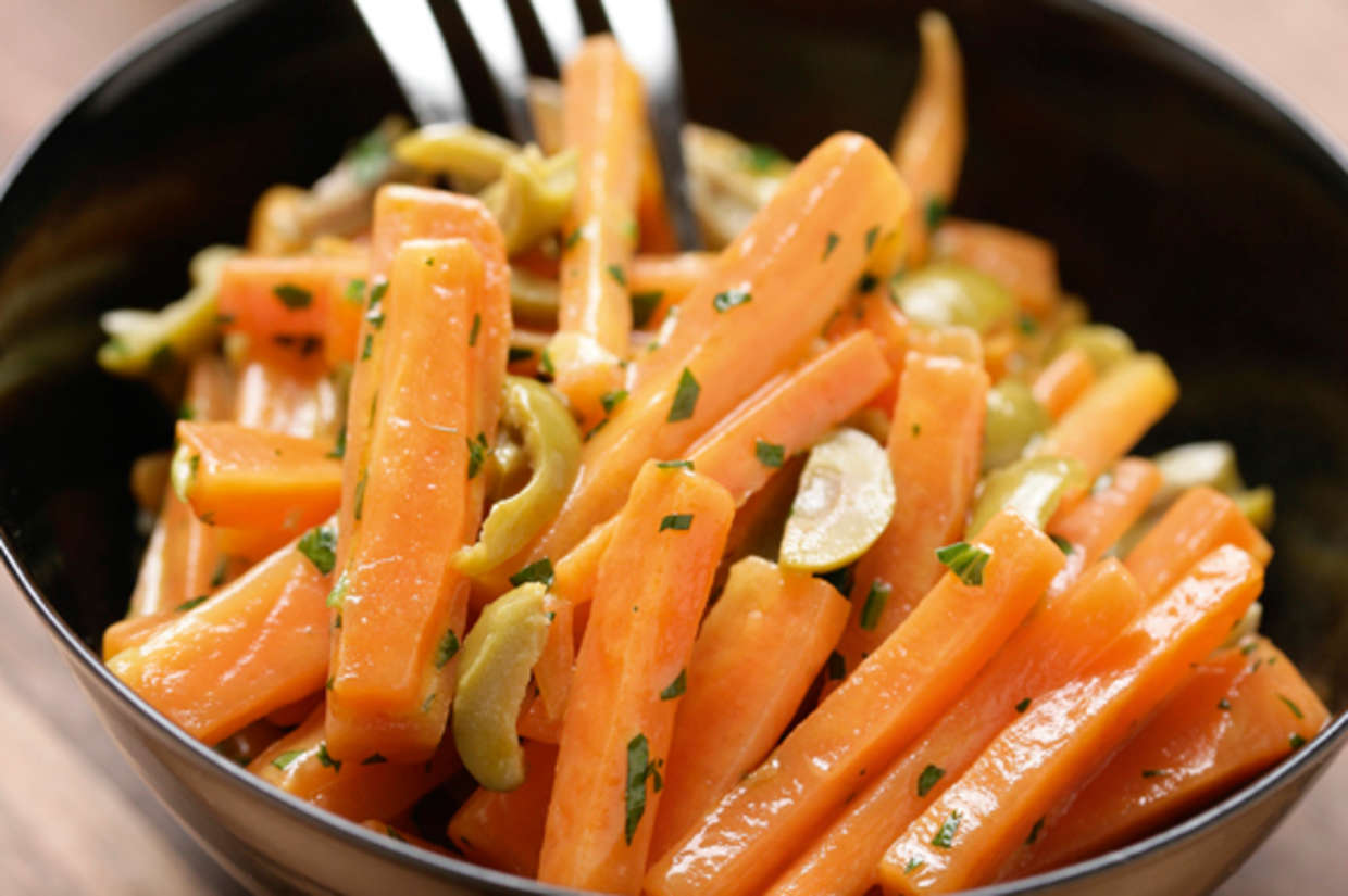 Rüebli mit grünen Oliven - Annemarie Wildeisens KOCHEN