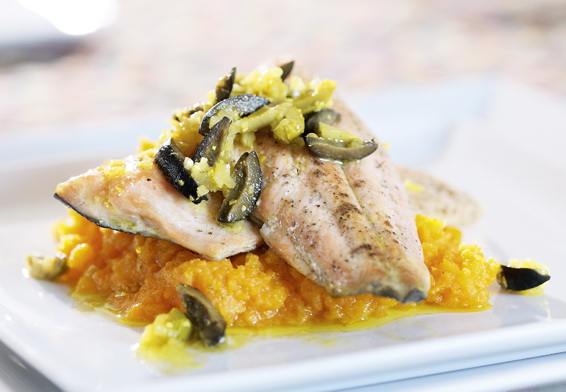Gebratener Saibling an Ingwer-Oliven-Vinaigrette - Annemarie Wildeisens ...