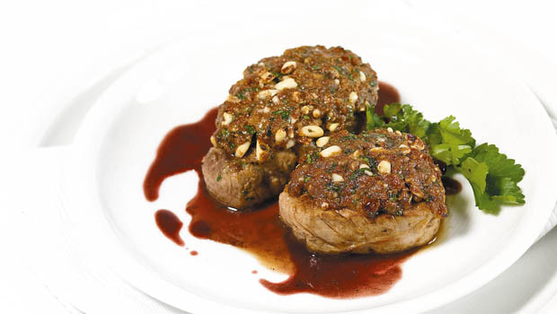 Kalbsmedaillons mit Tomaten-Kräuter-Haube - Annemarie Wildeisens KOCHEN
