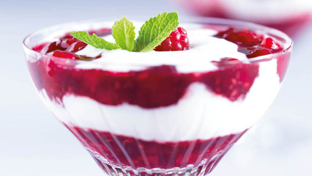 Vanille-Schichtcreme mit Himbeeren - Annemarie Wildeisens KOCHEN