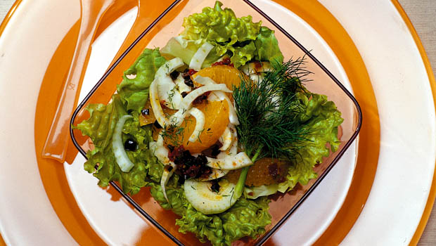 Endiviensalat mit Fenchel und Orangen-Oliven-Vinaigrette - Annemarie ...