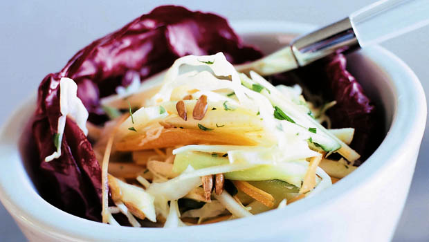 knackiger apfel gemuse salat annemarie wildeisens kochen